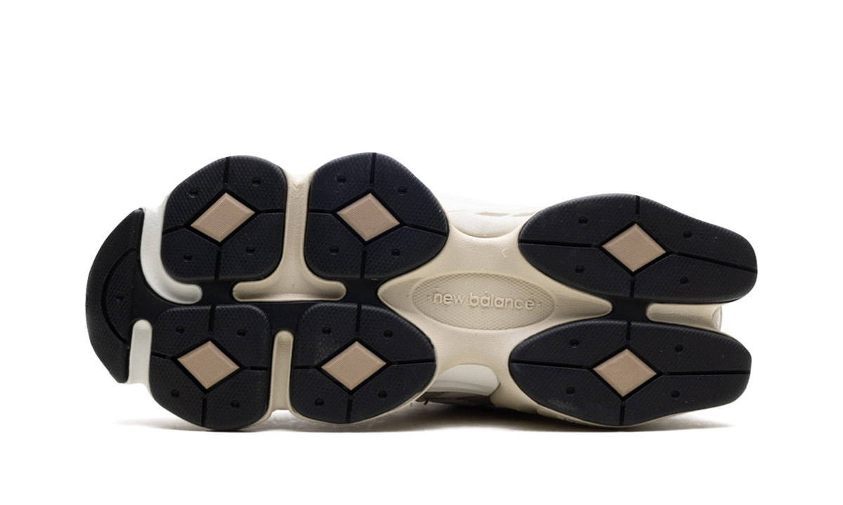New Balance 9060 "Oatmeal" Sneakers