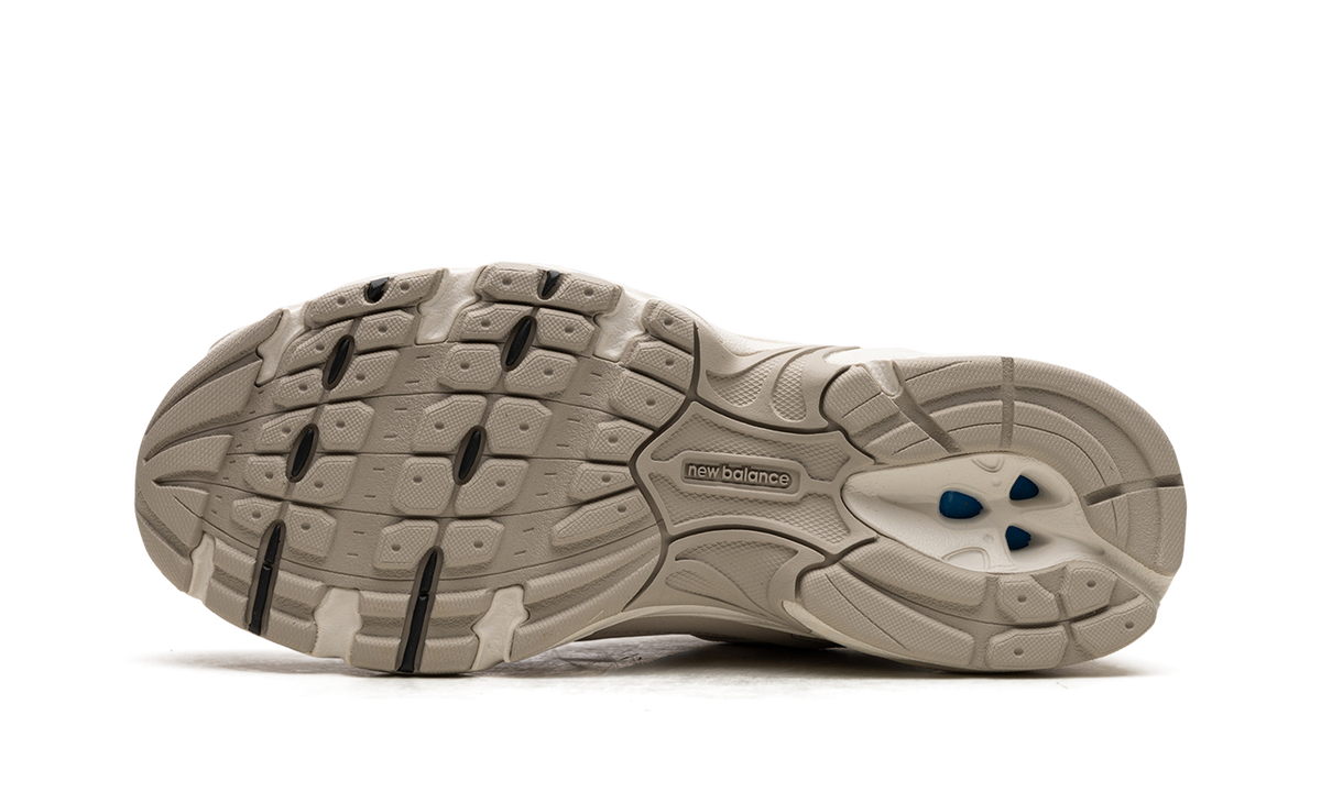 New Balance 530 "Ivory" Sneakers