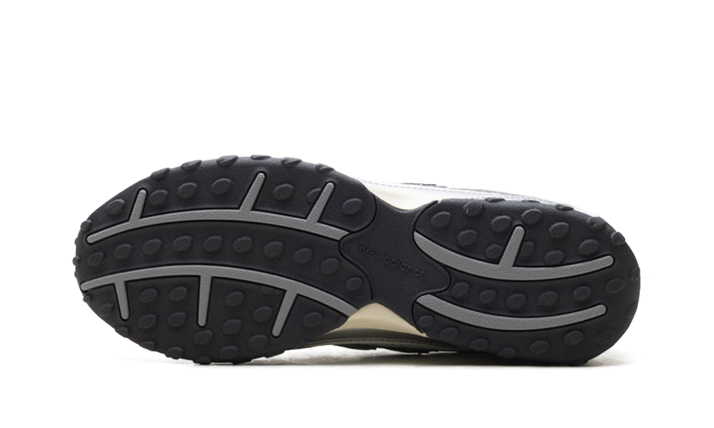 New Balance 204L "Silver Metallic Black" Sneakers